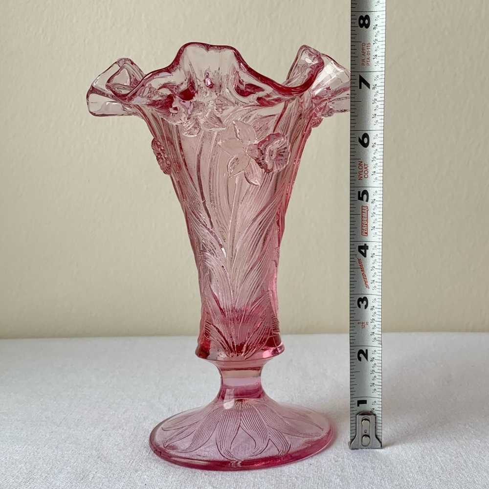 Fenton Rose Pink Floral Daffodil Vintage Beautiful Glass Ruffle Top Vase - Picture 8 of 8